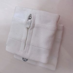 EUC Lululemon White Wristbands with Zipper Pocket